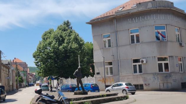 spomenik Zoranu Radmiloviću Zaječar